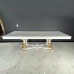 Mesa de Jantar Retangular Americana com Pés Central em Laca Branca e Detalhes Folheado a Ouro