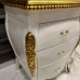 Mesa Cabeceira Exclusiva Laca Branco com Apliques Folheado a Ouro