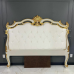 Cabeceira Casal Imperial Rainha Entalhada Laca Branca Apliques Folheados a Ouro Veludo Branco
