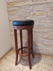 Banqueta Giratória com Pés Frisados