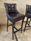 Banqueta Contemporânea Estofada