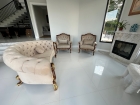 Sofá Clássico Curvo Design Francês 
